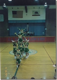Cheerleading pyramid