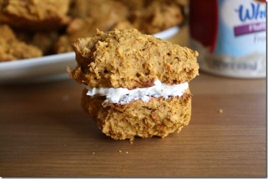 pumpkin whoopie pie