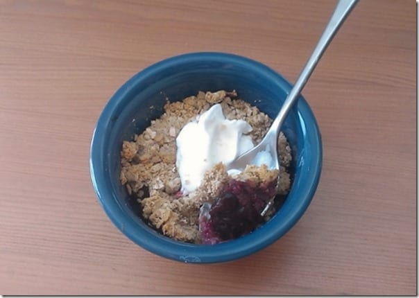 clean eating dessert recipe for berry crisp