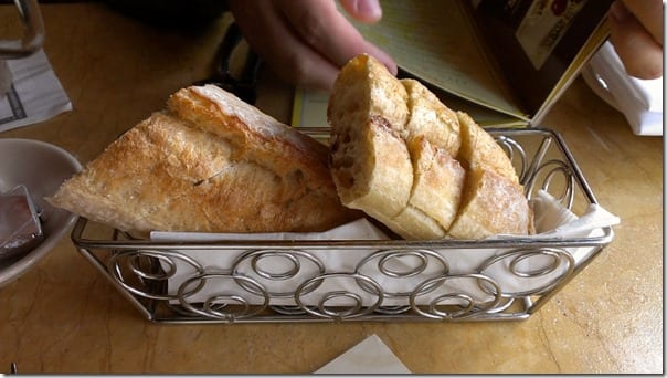 cheesecake factory bread (800x450)