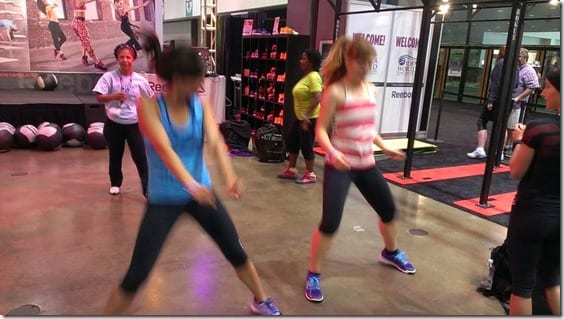 dancing with fitnessista bloggers (800x450)