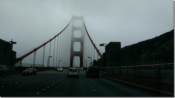 golden gate bridge foggy day (800x450)