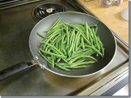 green bean fries in a skillet (451x339)