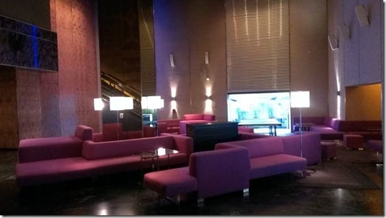 the standard hotel lobby (800x450)