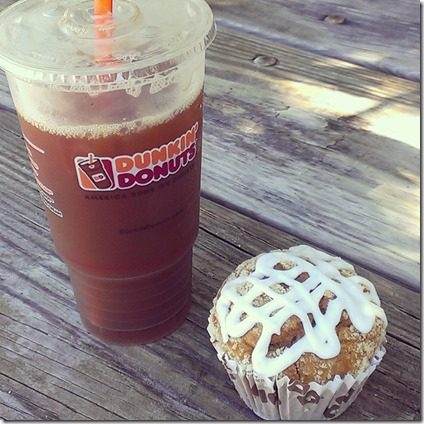 dukin donuts iced coffee and muffin (800x800)