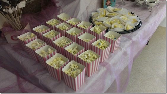 baby shower dessert table (800x450)