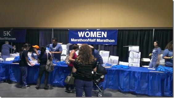 long beach marathon expo t shirt booth (800x450)