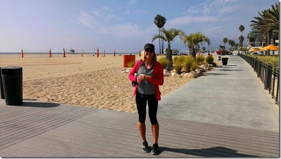 with skinny runner at the beach (800x450)