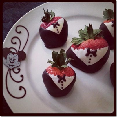 mickey mouse chocolate covered strawberries