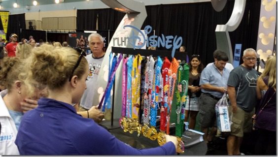 rundisney medals (800x450)