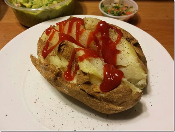 baked potato with ketchup (725x544)