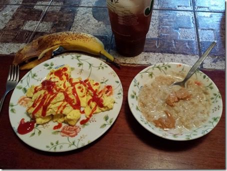 breakfast with eggs and oatmeal eat clean (725x544)