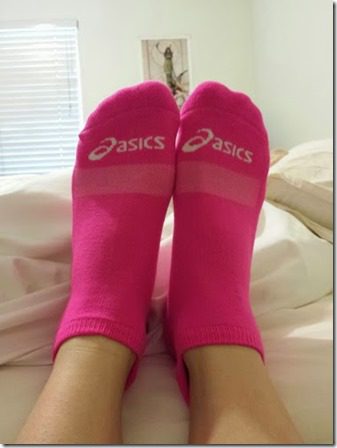 pink running socks (376x502)