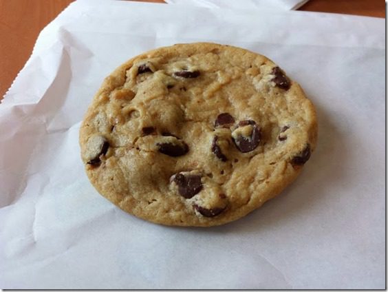 chocolate chip cookie after half marathon (669x502)