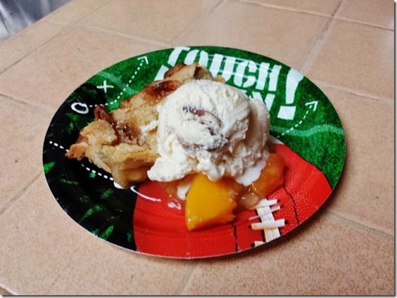 peach pie and ice cream (669x502)