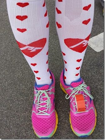 valentines day procompression heart socks at marathon (376x502)