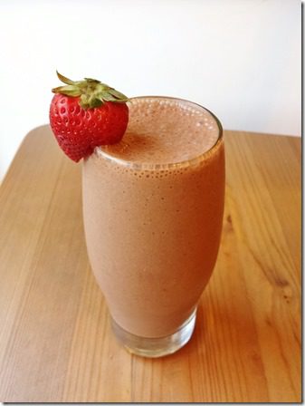 chocolate covered strawberry protein smoothie (600x800)