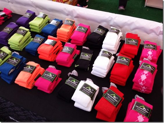 pro compression socks at surf city marathon expo (800x600)