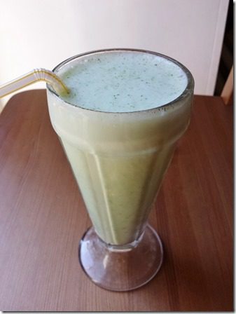 skinny shamrock shake with broccoli or spinach (600x800)