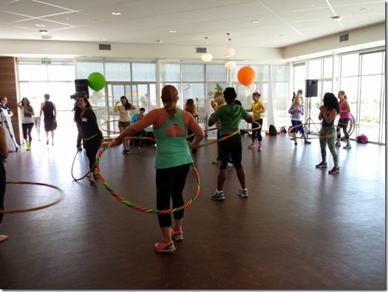 jamba juice fitness blogger hoola hoop (800x600)