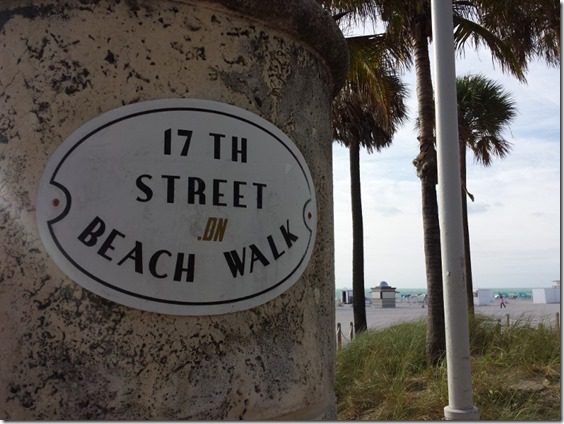 beach walk in miami (800x600)