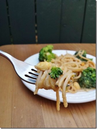 peanut sauce noodles (600x800)