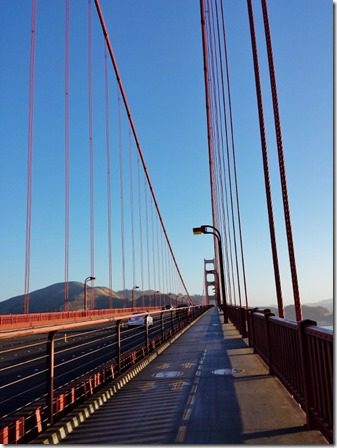 walking or running across golden gate bridge (600x800)