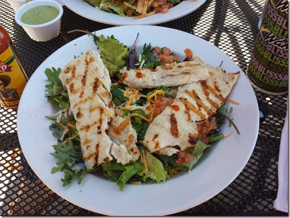 salad with hungry runner girl (800x600)