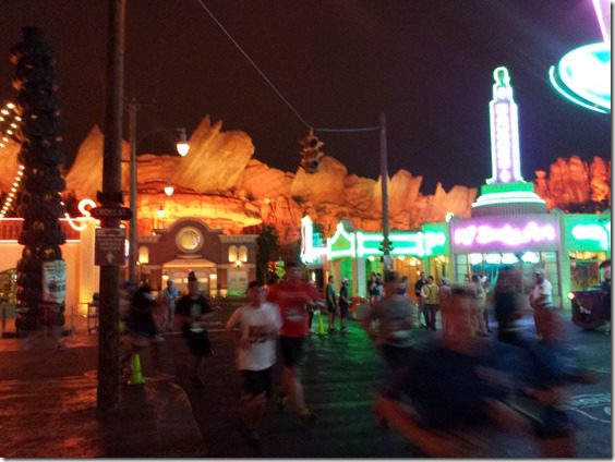 disneyland 10k race review cars land (800x600)