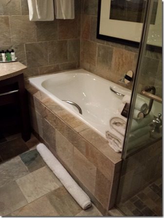 st julian hotel bathroom (600x800)