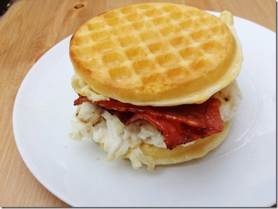 waffle sandwich breakfast (800x600)