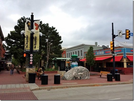 walking around boulder travel blog (800x600)