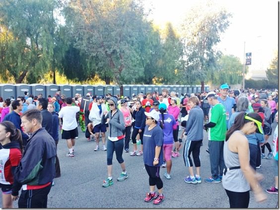 santa clarita marathon start line (800x600)