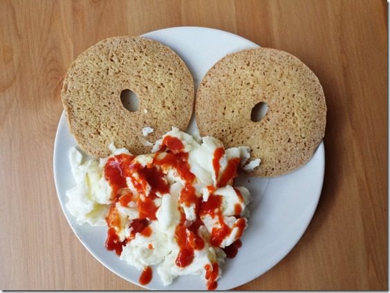 eggs and bagel (800x600)