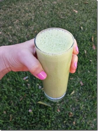 green smoothie with pineapple recipe 2 (600x800)