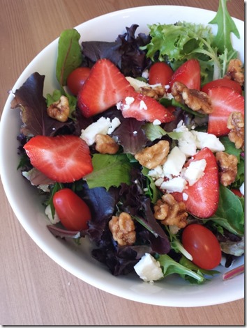 strawberry walnut salad (600x800)