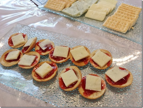 cheese and crackers (800x600)