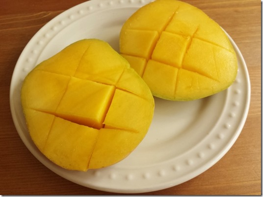 how to cut a mango (800x600)