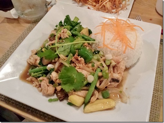 thai food for dinner (800x600)