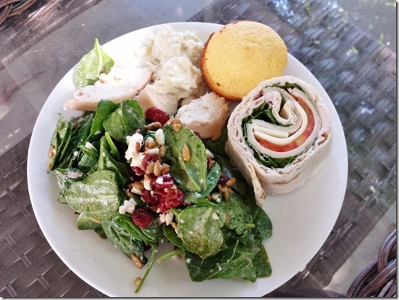 spinach salad and corn muffins (800x600)