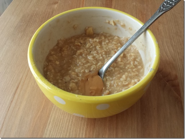 oatmeal for breakfast (800x600)