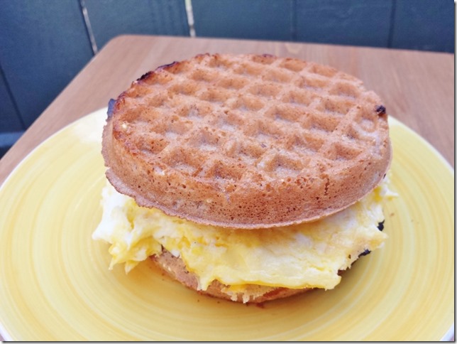 waffle sandwich breakfast (800x600)