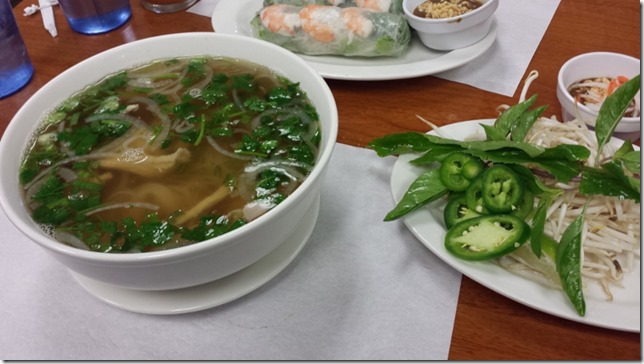 pho for dinner (800x450)