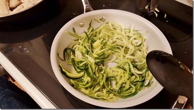 chicken and zoodles dinner 1 (800x450)