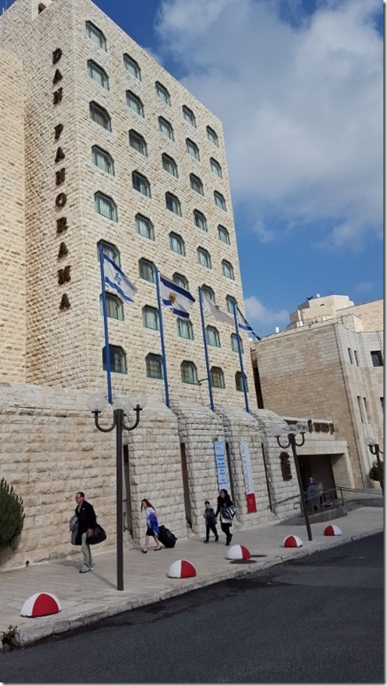 eating after the jerusalem marathon 8 (450x800)