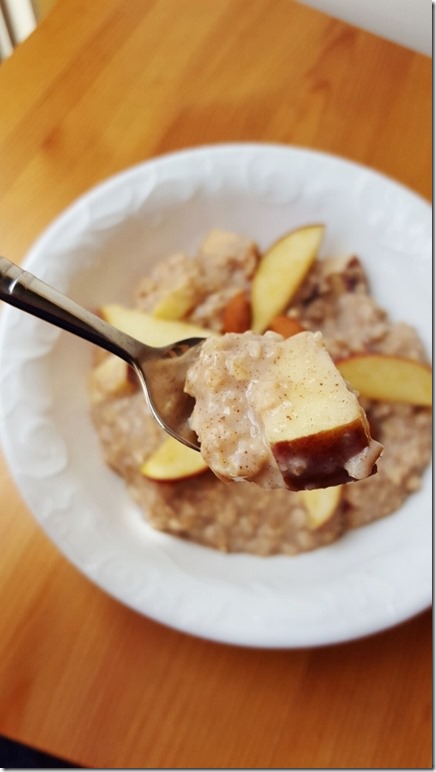 healthy apple oatmeal recipe blog 1 (450x800)