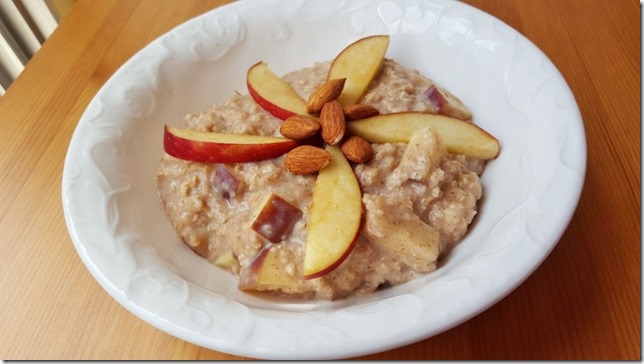 healthy apple oatmeal recipe blog 4 (800x450)