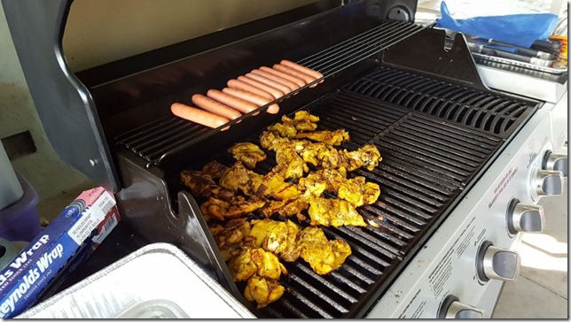 chicken on the grill (800x450)