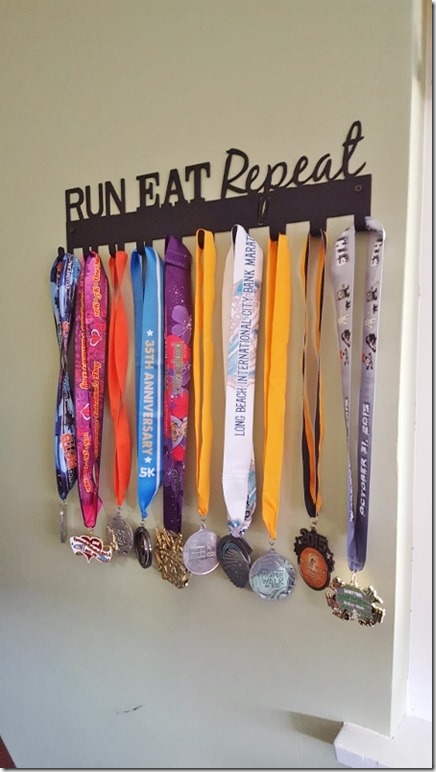 sport hooks run medal hanger (450x800)