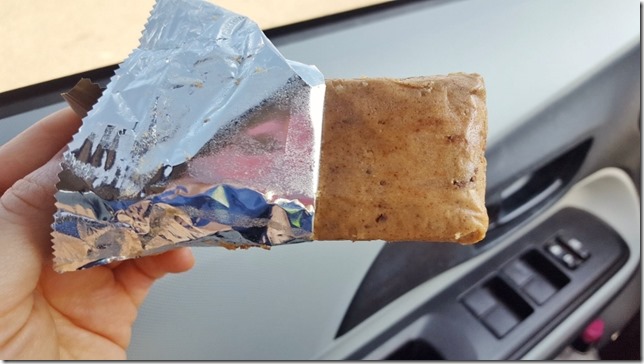 oatmeal chocolate chip quest bar (800x450)